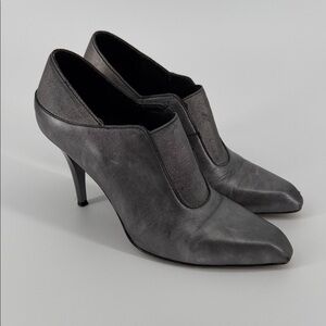 DONALD J PLINER Women SANNA Pewter Leather Elastic Gusset High Heel Women Size 6